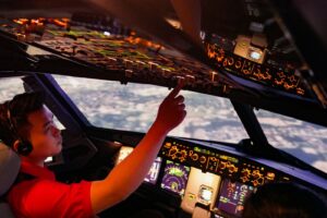 ben trong hoc vien hang khong vietjet co gi 655b6c8adcef2