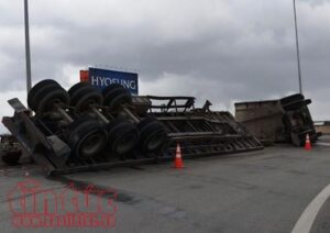 chi dao khan ve bao dam an toan khi van chuyen hang hoa tren duong bo 65425ec09781a