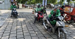 grab shopeefood be gojek noi gi ve viec thu phi don hang qua cao 65425b1eb22d3
