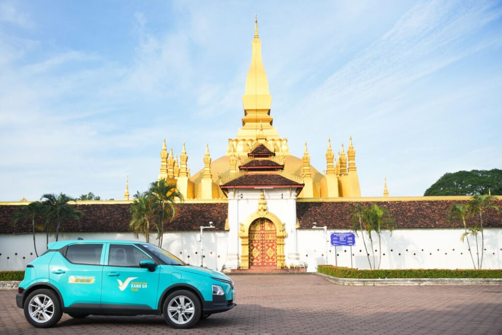GSM khai trương dịch vụ taxi điện tại Lào 1 gsm khai truong dich vu taxi dien tai lao 654cebec1d449