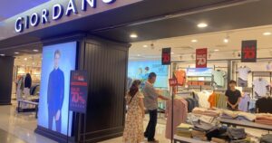 trung tam thuong mai vang ve du giam gia som den 80 dip black friday 655efaef4b5b0