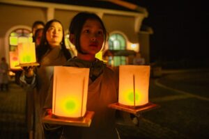 dang hoa cung phat tren dinh thieng fansipan dip le via duc phat a di da 658e211d1c360