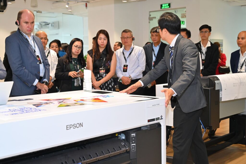 epson gioi thieu trung tam giai phap va van phong moi tai thi truong viet nam 656de19ceee74