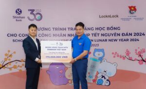 trao hoc bong cho hoc sinh ngheo vuot kho tp ho chi minh 6584e628276bd