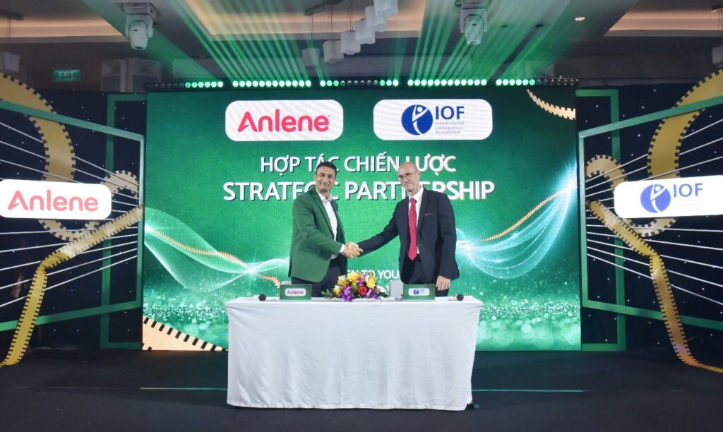 Anlene và Hội Loãng xương Quốc tế ký kết hợp tác nâng cao nhận thức sức khỏe xương khớp 1 anlene va hoi loang xuong quoc te ky ket hop tac nang cao nhan thuc suc khoe xuong khop 6701e75a4ba86