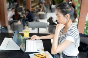 danh gia zenbook s 14 laptop ai sieu mong nhe chuan copilot pc voi chip intel 67087f3f80fcb