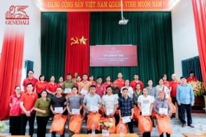 generali viet nam trao tang gan 900 trieu dong ho tro tai thiet cuoc song sau bao yagi 67009606e66fb