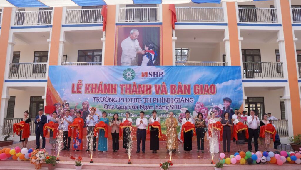 khanh thanh hai cong trinh lop hoc tai tinh dien bien do shb trao tang 670f164ecc4b7