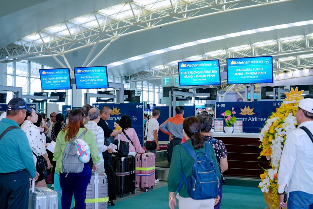 Vietnam Airlines khai trương đường bay thẳng Hà Nội - Phnom Penh 1 vietnam airlines khai truong duong bay thang ha noi phnom penh 67203a25c8623
