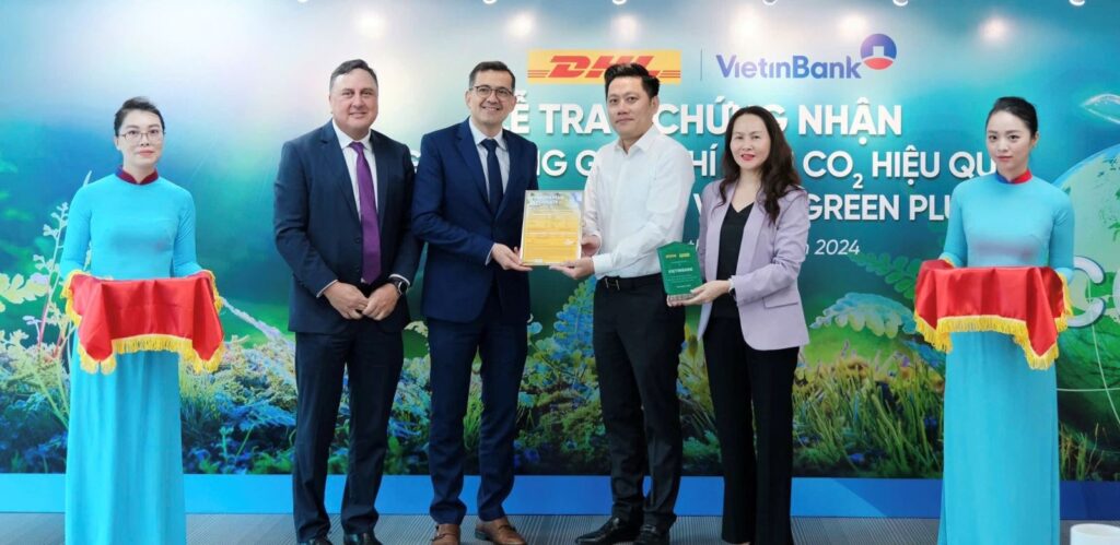 dhl express ho tro vietinbank giam phat thai khi nha kinh thong qua dich vu gogreen plus 672ebaf5ac607