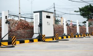 eversolar hop tac kinh doanh tram sac nhuong quyen v green 67257fe79b2f3