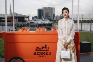 kiosk hermes cap ben tp ho chi minh mo cua chao don cong chung 67412f803b315