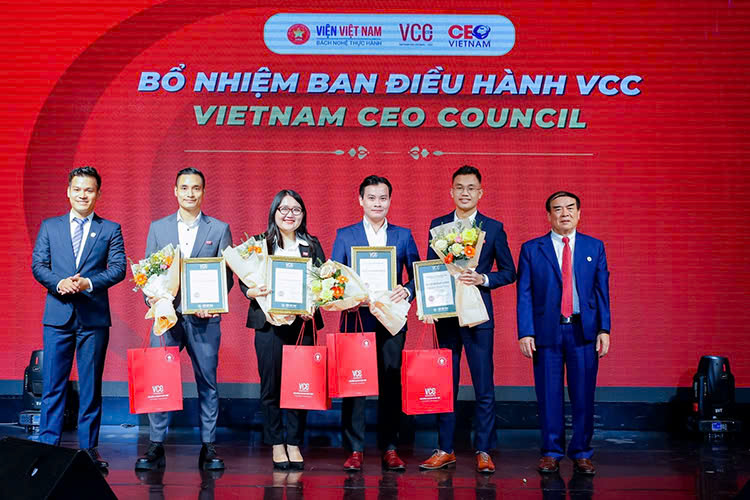 ra mat hoi dong doanh nhan viet vcc 6749185cef0ea