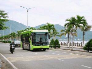 vinbus khai truong tuyen buyt dien dau tien tai nha trang 67300c0351804