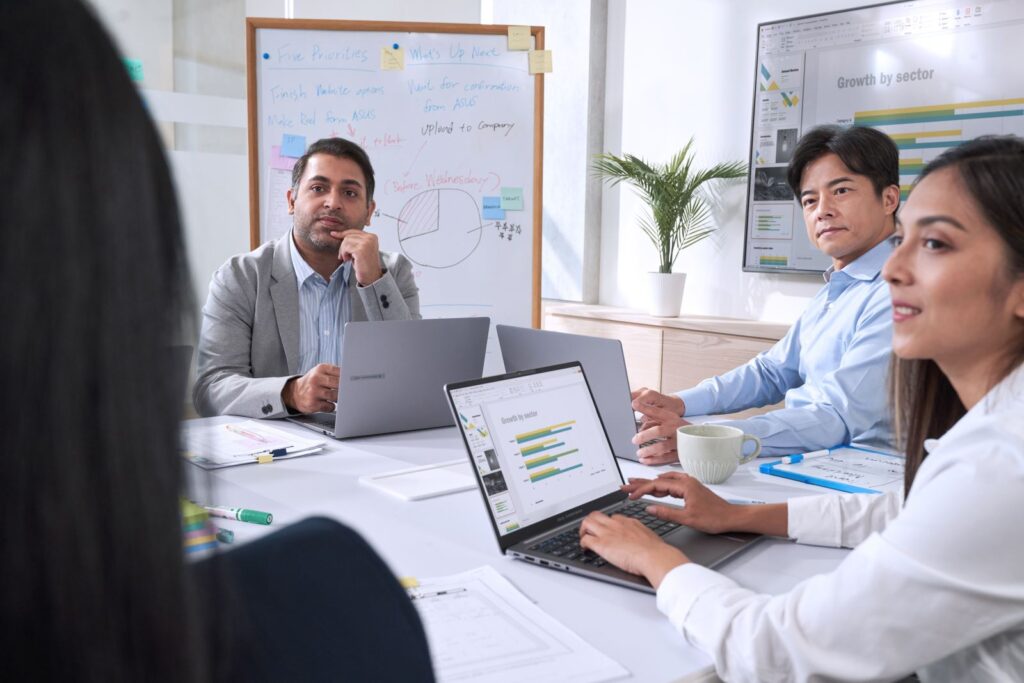 asus gioi thieu dong laptop doanh nghiep expertbook p moi 675252de7296b