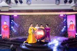 chinh thuc ra mat thuong hieu phoenix universal 6763764b18eeb