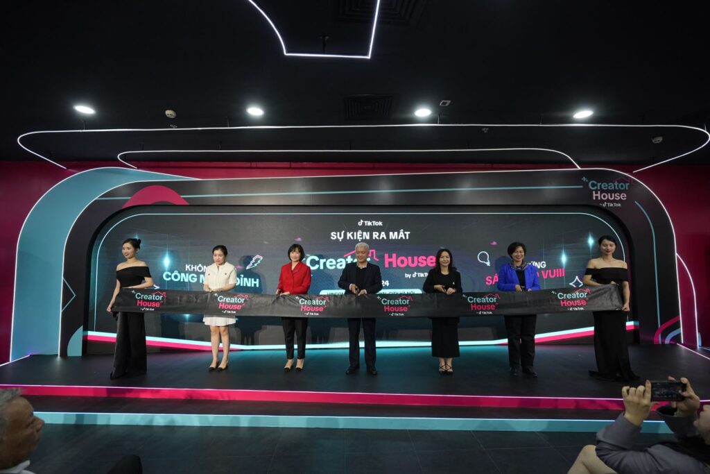 khong gian ket noi va nang tam sang tao cho cong dong nha sang tao noi dung 675cdefbd3023