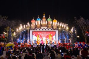 mo hinh khu pho thuong mai lan dau tien hien dien tai mong cai 676e02a8f2bff