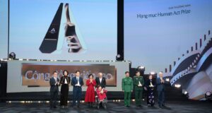 nescafe plan gianh giai thuong nam tai human act prize 2024 6760d39783558