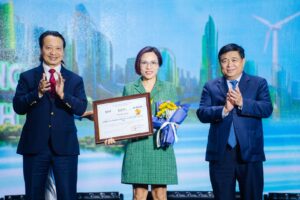 pnj lap cu dup giai thuong phat trien ben vung tai csi 2024 674d0cf869e28