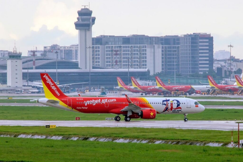 tung bung ngay doi cuoi nam voi 1 trieu ve bay vietjet giam 100 674fb05241e64