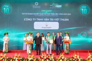 viet thuan duoc vinh danh tai dien dan kinh te xanh 2024 6758eb1fae055