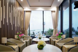 vietnam airlines khai truong phong khach bong sen tai quy nhon 676376a391938