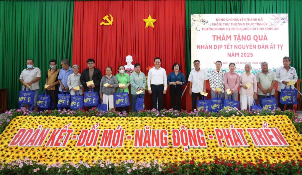 agribank chi nhanh tinh long an thuc hien nhieu chuong trinh an sinh xa hoi y nghia truoc tet nguyen dan 6792ecacf299b