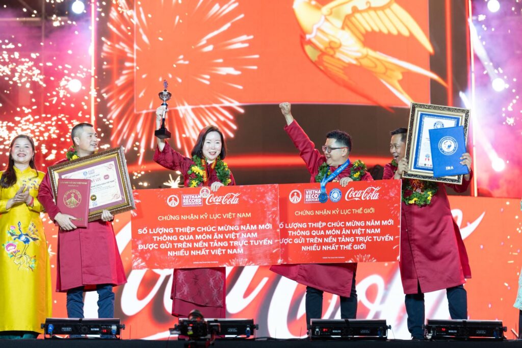 le hoi chao don nam moi 2025 voi ky luc the gioi va man trinh dien phao hoa an tuong 6785be214a346