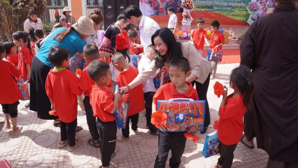 nam ban le trien khai chien luoc chuyen doi lai truoc thue shb dat 11 543 ty dong vuot ke hoach nam 67943dcf69a99