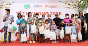 nhung chuyen xe tet hy vong tu lalamove da den benh vien nhi dong 2 6785bde65e277