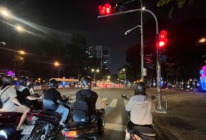 tp ho chi minh nguoi dan chi duoc re phai khi den do tai giao lo neu co bien bao phu 6781c8d209486