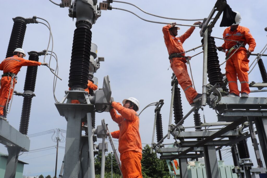 evnspc thi dua nuoc rut 90 ngay hoan thanh dong dien 50 cong trinh luoi dien 110kv 67ad4bec3b7d6