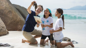 four seasons the nam hai hop tac thuc day bao ton moi truong bien 67b7d6770b6fd