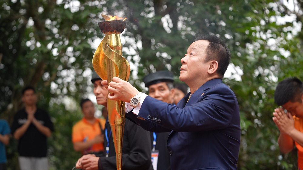 Ngọn lửa thiêng - Niềm tự hào dân tộc được tiếp nối qua các thế hệ, góp sức dựng xây đất nước 1 ngon lua thieng niem tu hao dan toc duoc tiep noi qua cac the he gop suc dung xay dat nuoc 67de12489e1d3