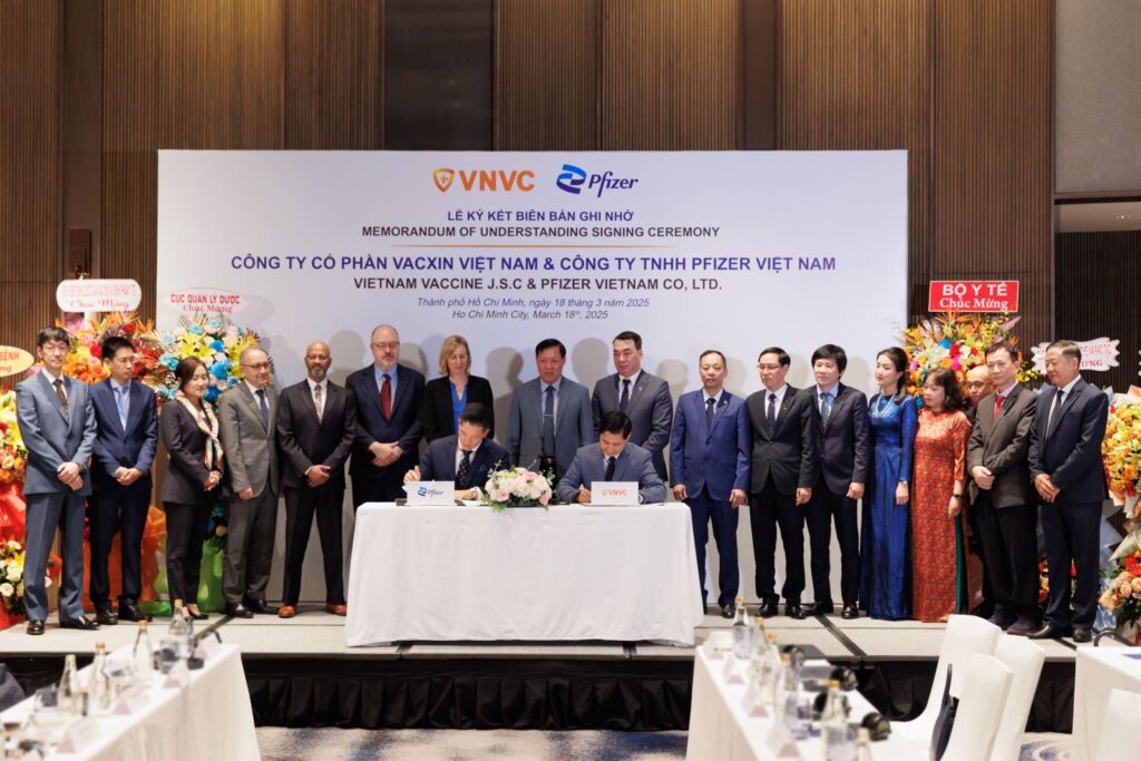 pfizer va vnvc ky ket chia se kien thuc trong san xuat vaccine tai viet nam 67da1dbe0d8e2