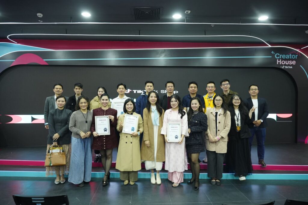 vinh danh cac nha ban hang ocop xuat sac nhat nam 2024 67c26261bee35