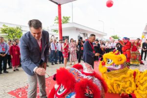 avery dennison bat tay shenzhou group khanh thanh nha may det may moi tai viet nam 6833c33a4519f