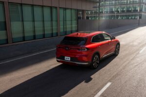 co hoi test vinfast vf 8 thuc chien tren duong lai thu dac biet 68269441801c3