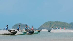 hau truong show jetski ban phao hoa hoanh trang nhat tai cat ba sap toi 682542f81d3d4