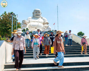 lam vien nui cam tham gia duong dua chua lanh 6831204fe393d