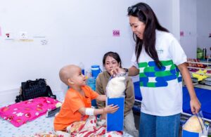 pharmacity trao 300 phan qua cho benh nhi nhan dip quoc te thieu nhi 683515173e591