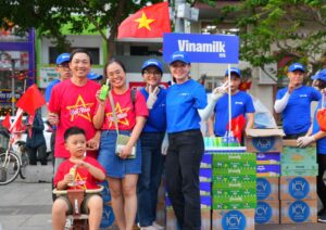 vinamilk tiep them dinh duong cho nguoi dan hoa cung dai le ky niem 50 nam thong nhat dat nuoc 68141f9115107