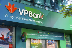 vpbank giam lai suat huy dong tai quay giu nguyen kenh online 6833c35f7c9ce