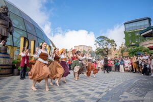 show dien do dao dien vu dao cua anh trai say hi dan dung sap ra mat tai ba na 6846389a00f42