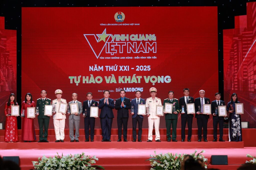 Vietnam Airlines được vinh danh tại chương trình Vinh quang Việt Nam 2025 1 vietnam airlines duoc vinh danh tai chuong trinh vinh quang viet nam 2025 685b509e0915b
