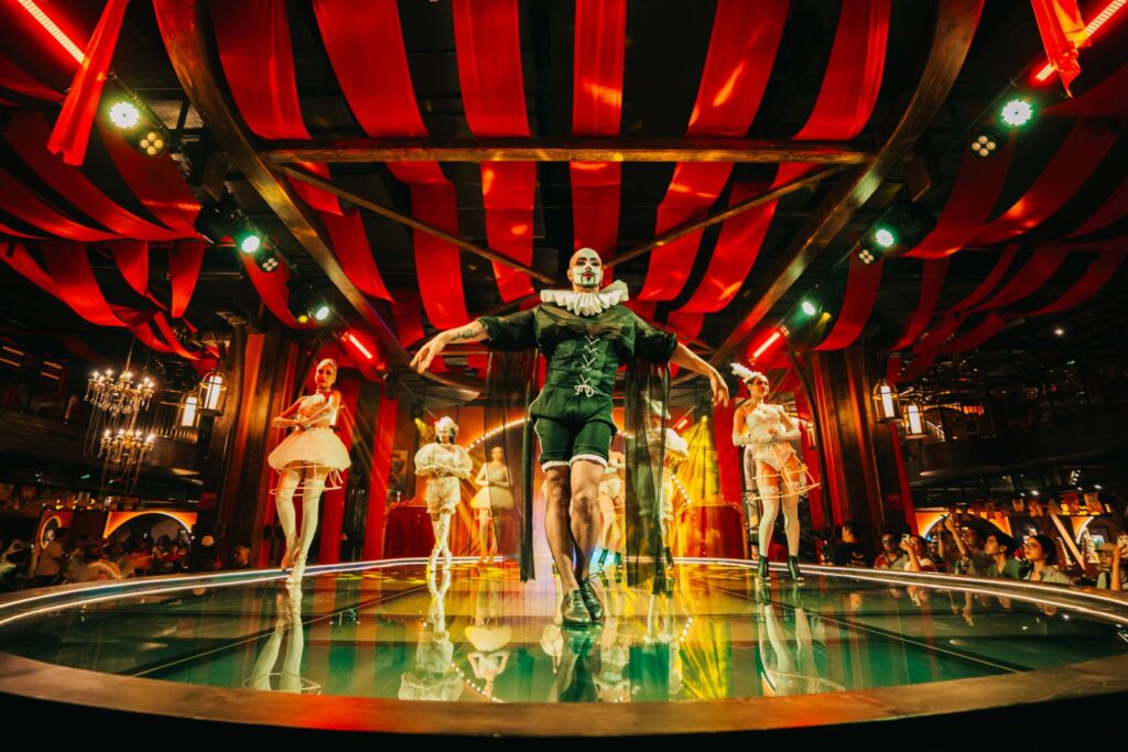 co gi trong show after glow hua hen la hop bi mat cua ba na hills he nay 68687f8d75a89