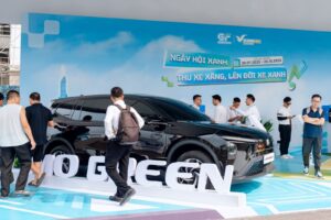 doi xe xang cu lay xe dien vinfast tai ha noi tai xe dich vu nhan uu dai kep voi limo green 688974ca09825