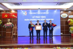 evnspc don nhan huan chuong lao dong hang ba so ket 6 thang dau nam 2025 686f16ba7d0f8