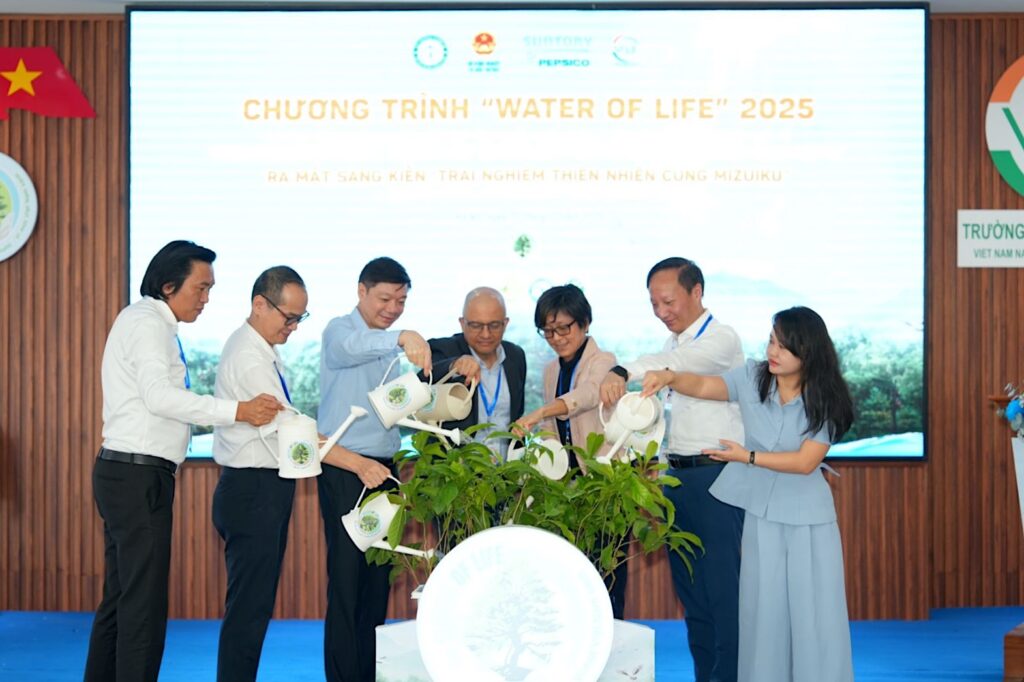 khoi dong water of life bao ton nguon nuoc vi mot viet nam xanh nam 2025 va ra mat mo hinh trai nghiem thien nhien cung mizuiku 6869d0dccdf15